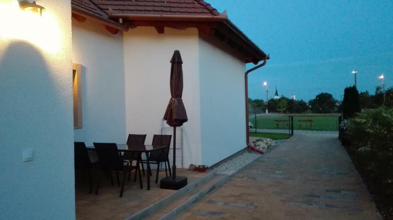 Apartmán Egrelato Vendeghaz Balatonakali Exteriér fotografie